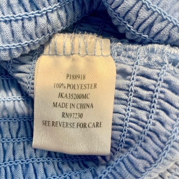 Crave Fame Crop Top Medium Pale Blue Short Sleeves Smocked Scalloped Hem - Picture 9 of 13